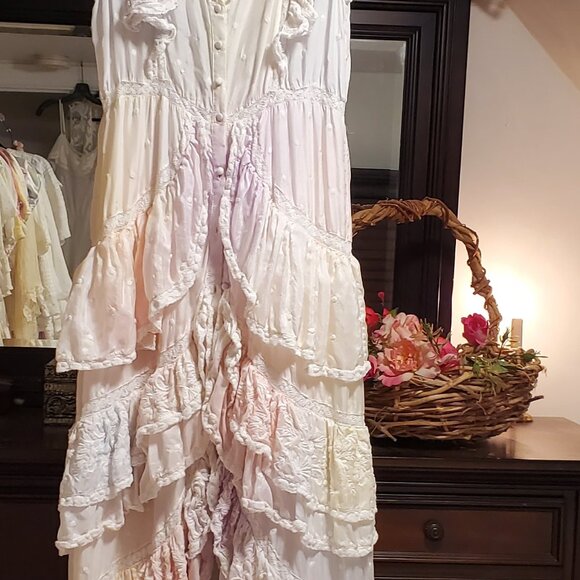 LoveShackFancy  India Dress in Rainbow Tie-Dye 🌈 🦄✨️ 6 - Picture 5 of 13